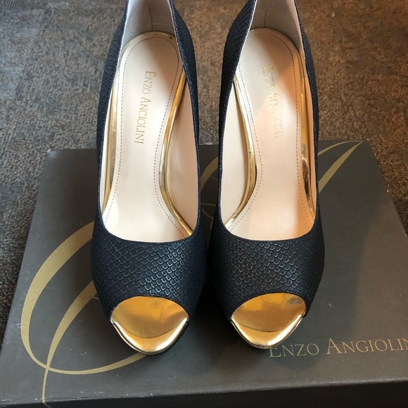 Heels - Picture 4 of 4